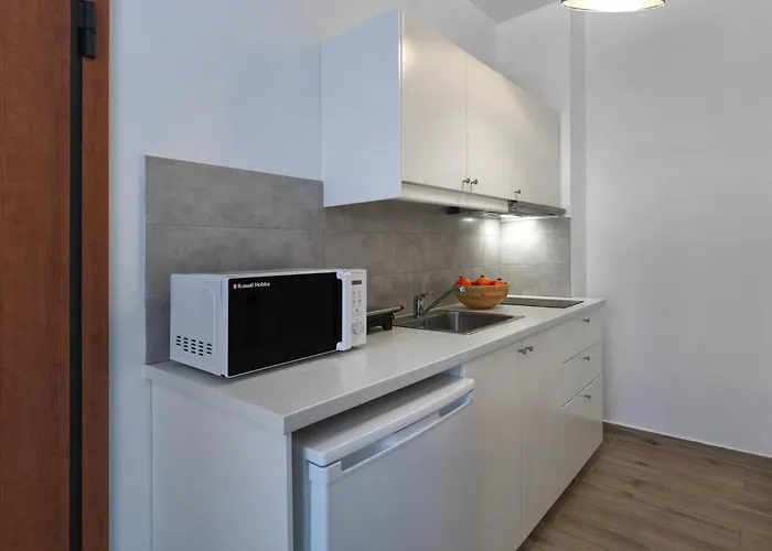 Beautiful Athenian Apartment With Terrace