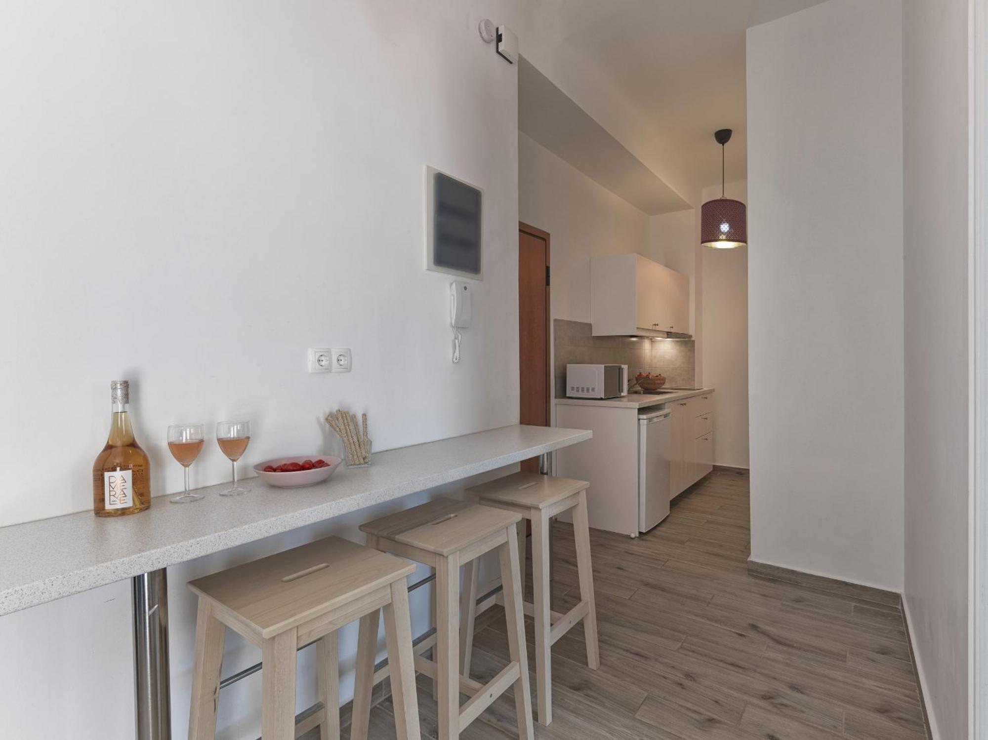 Beautiful Athenian With Terrace Athen