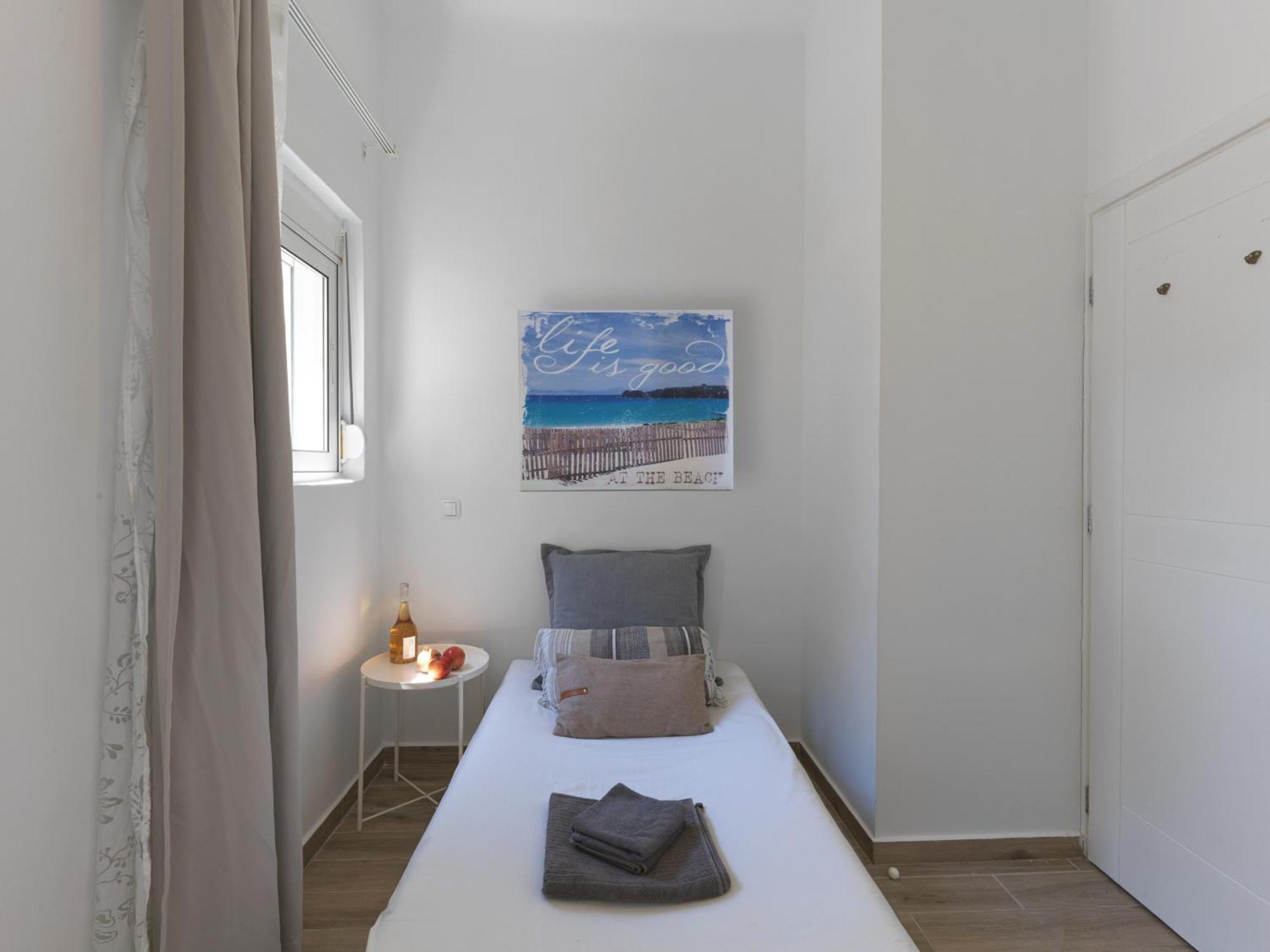 Beautiful Athenian With Terrace Athen